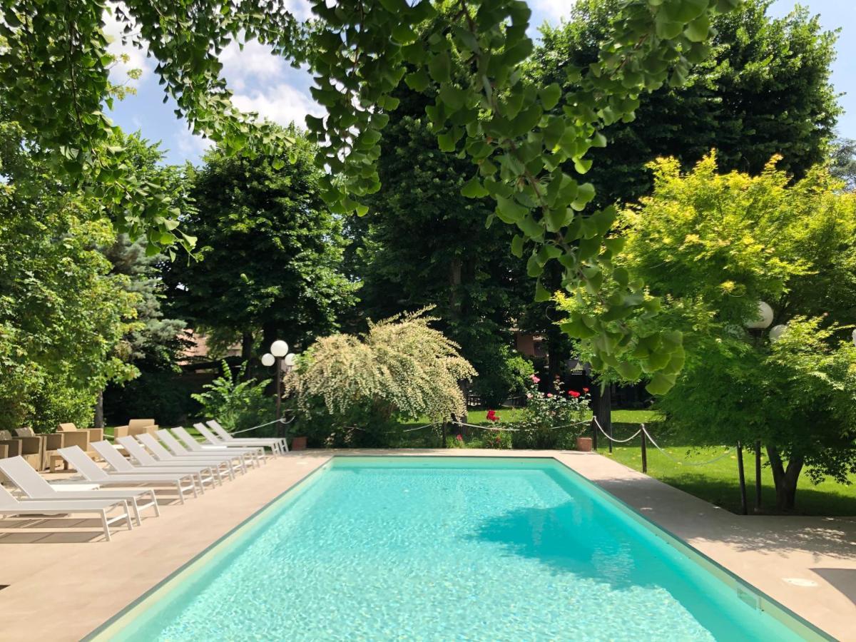 Hotel Milano Pool&Garden Salice Terme Buitenkant foto