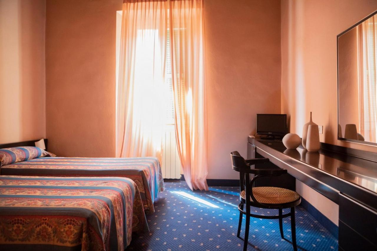 Hotel Milano Pool&Garden Salice Terme Buitenkant foto