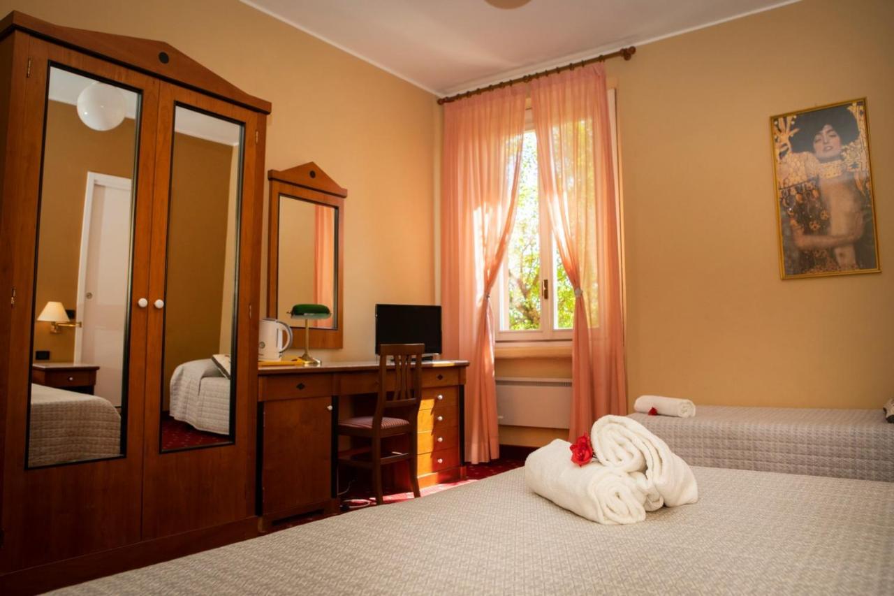 Hotel Milano Pool&Garden Salice Terme Buitenkant foto