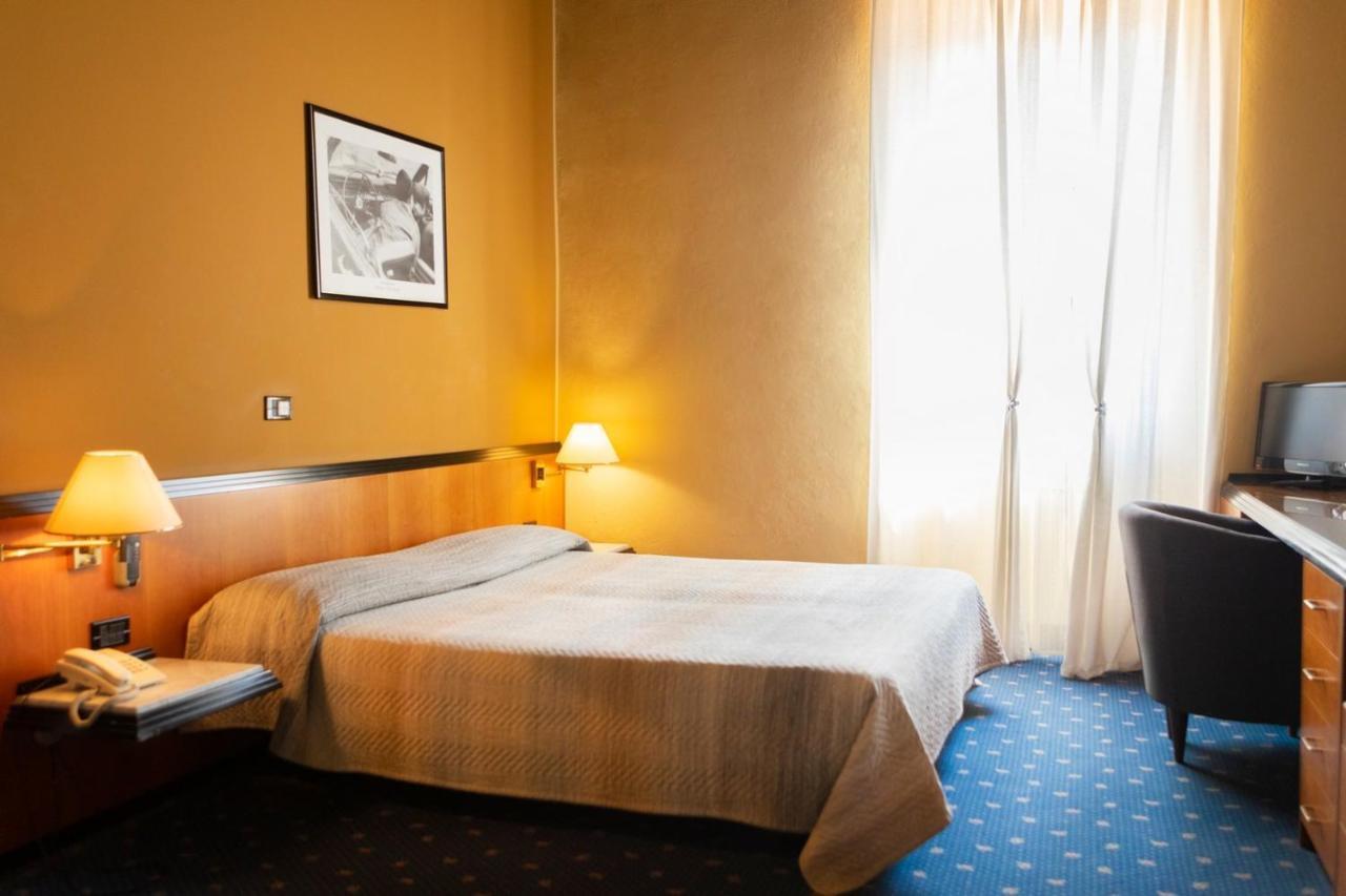 Hotel Milano Pool&Garden Salice Terme Buitenkant foto