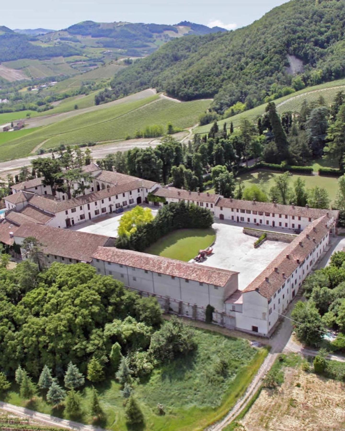 Hotel Milano Pool&Garden Salice Terme Buitenkant foto