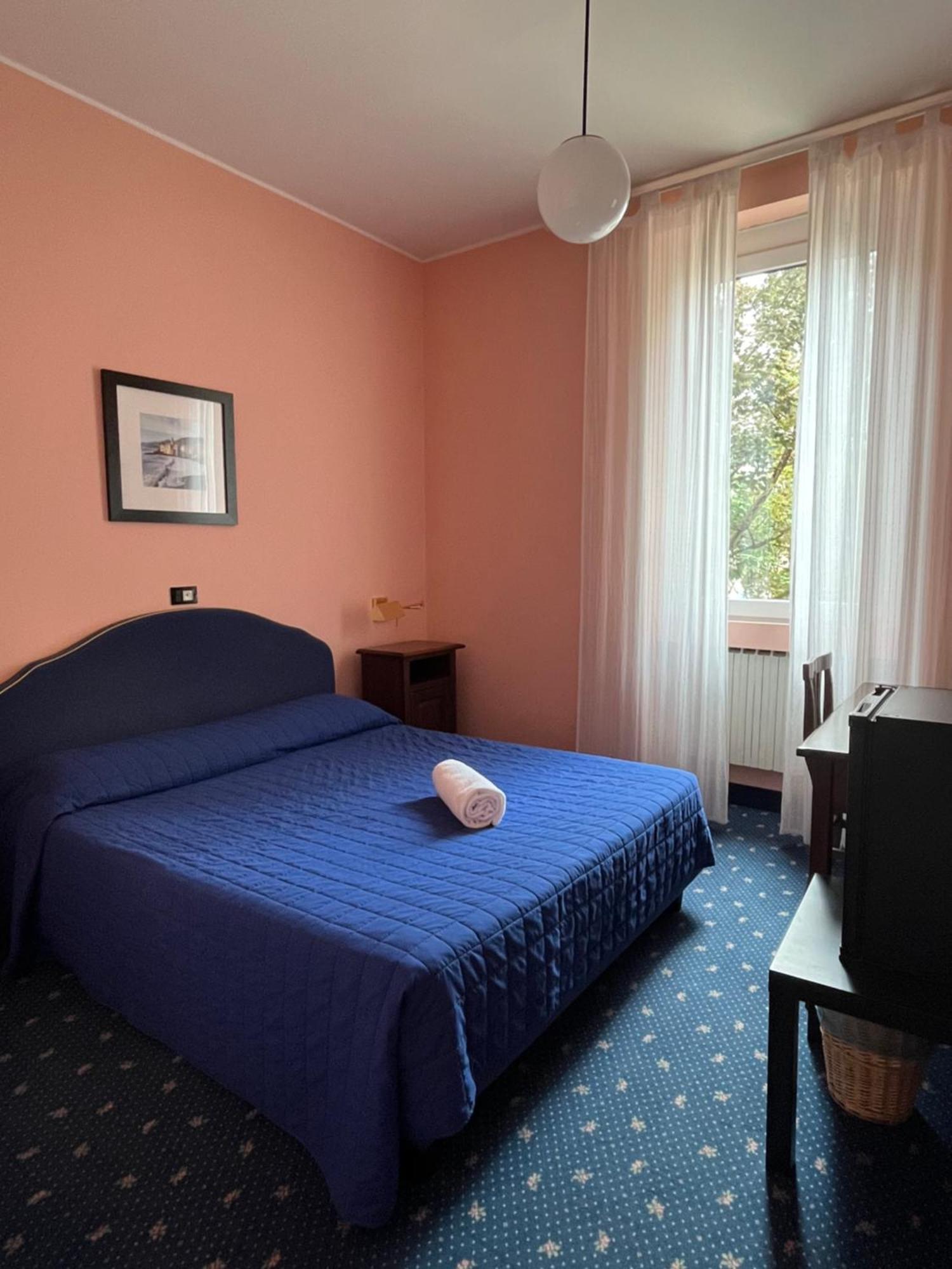 Hotel Milano Pool&Garden Salice Terme Buitenkant foto
