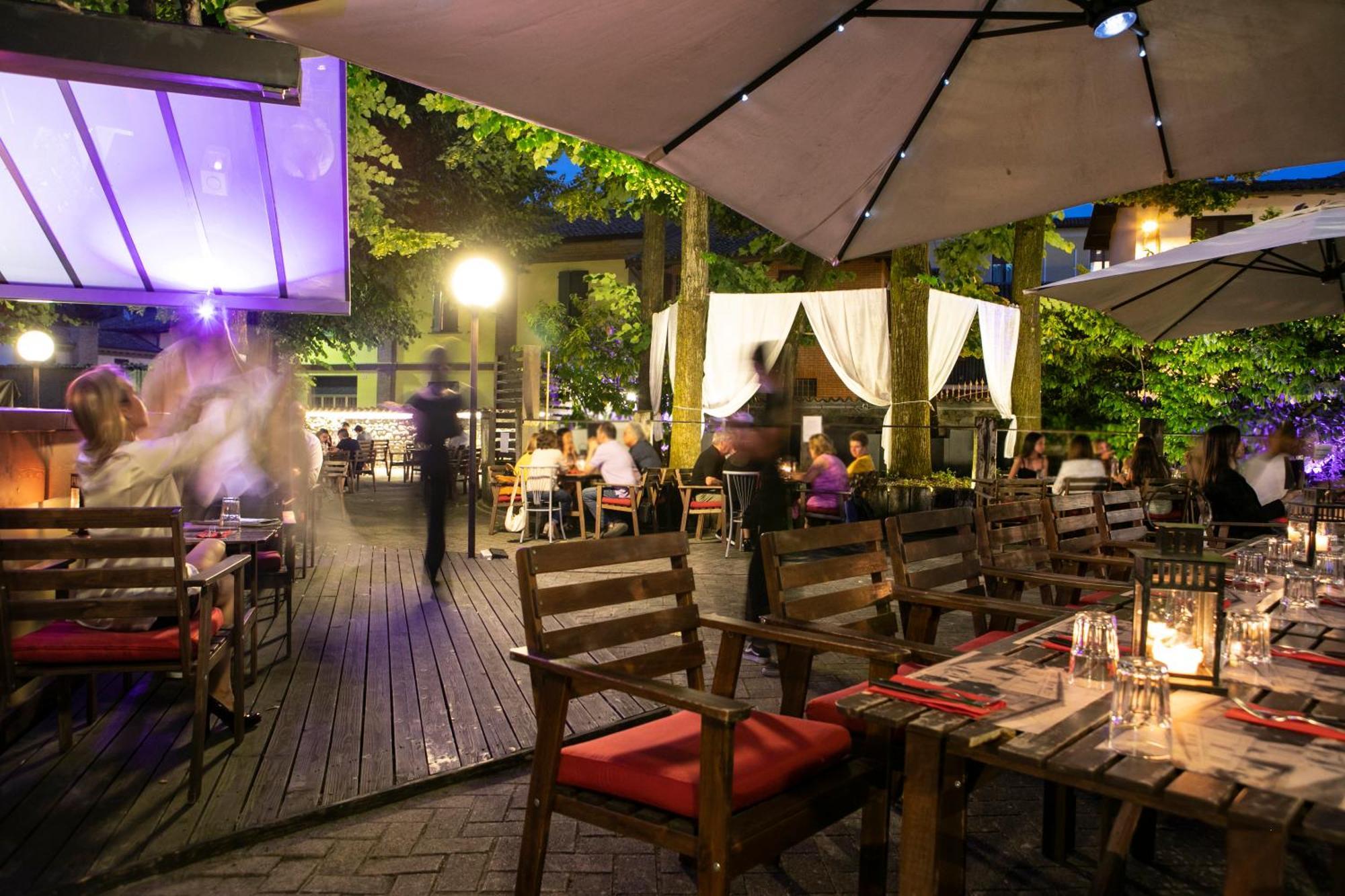 Hotel Milano Pool&Garden Salice Terme Buitenkant foto