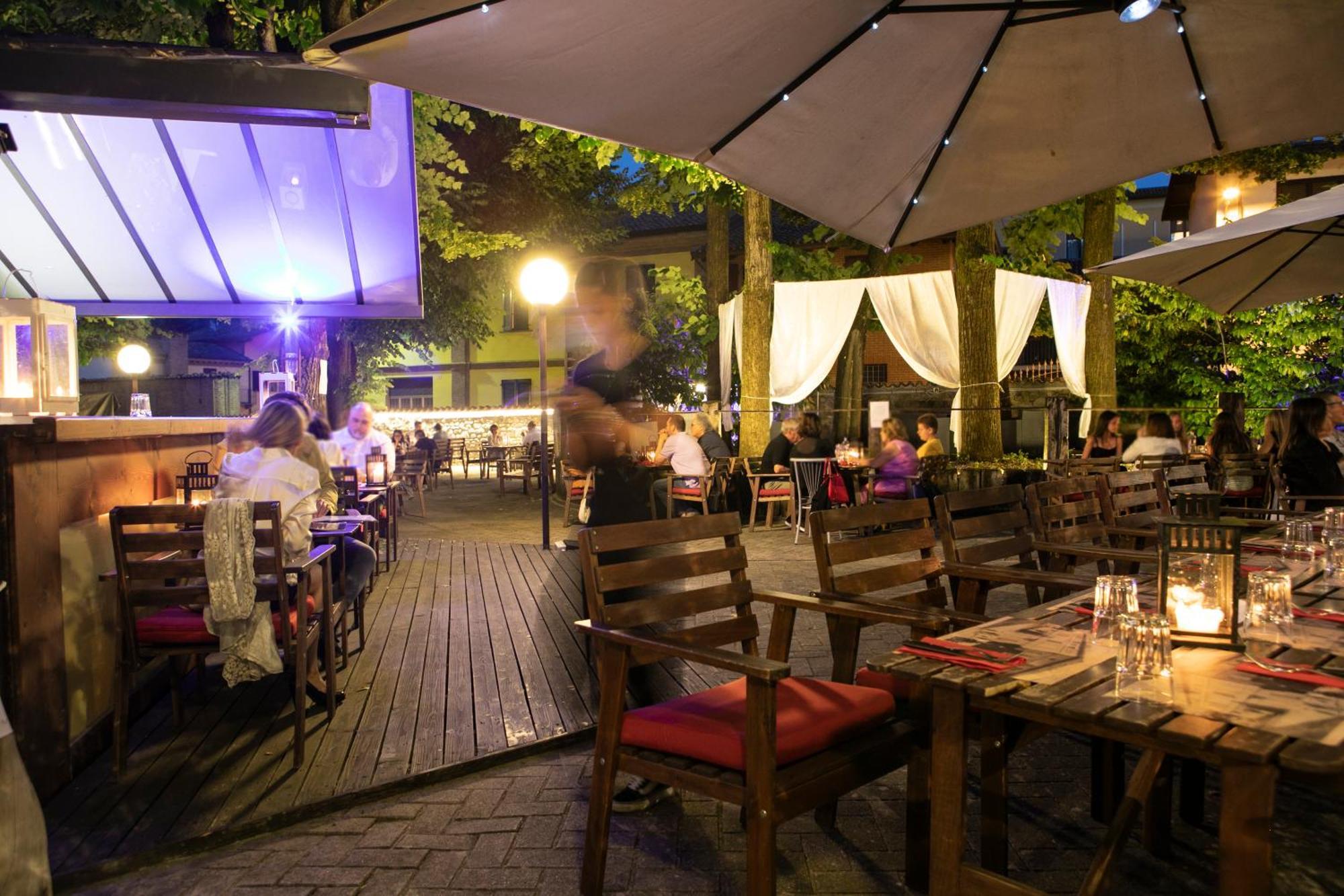 Hotel Milano Pool&Garden Salice Terme Buitenkant foto